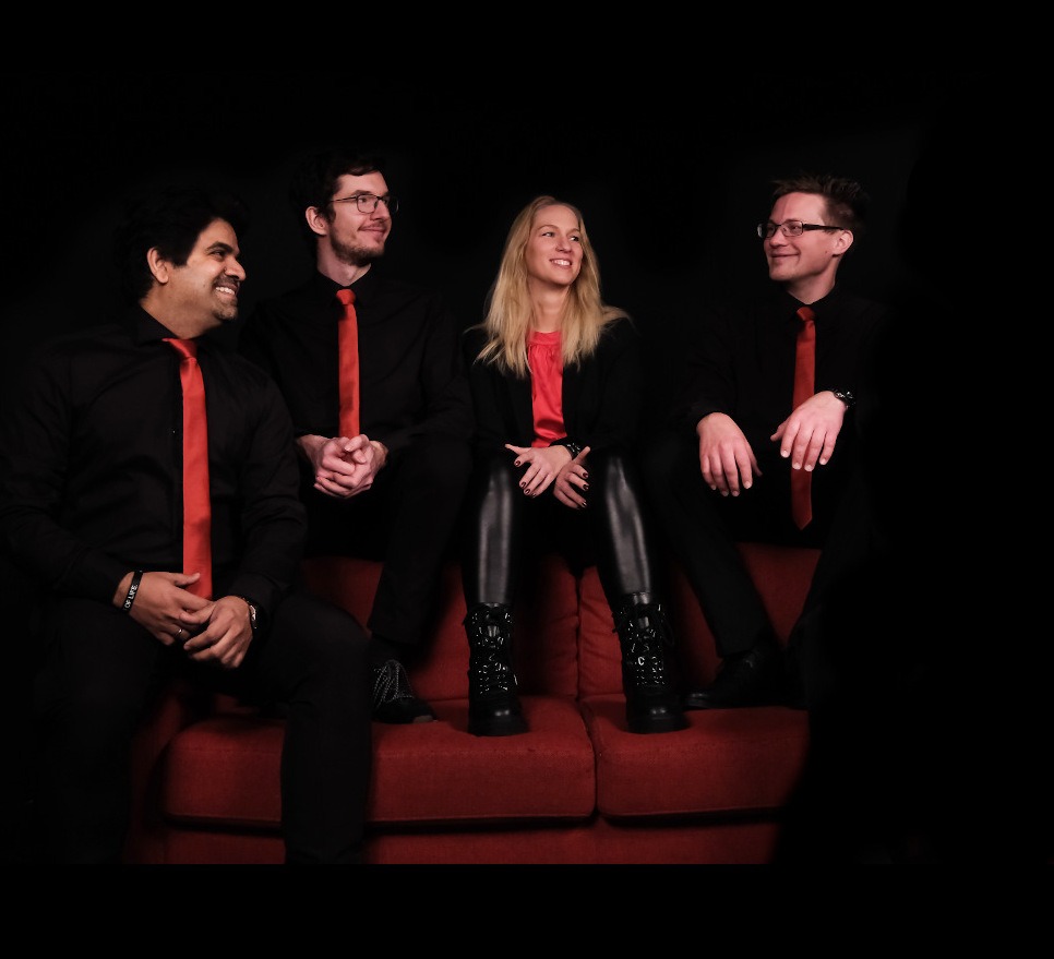 Kayvo Live Performance